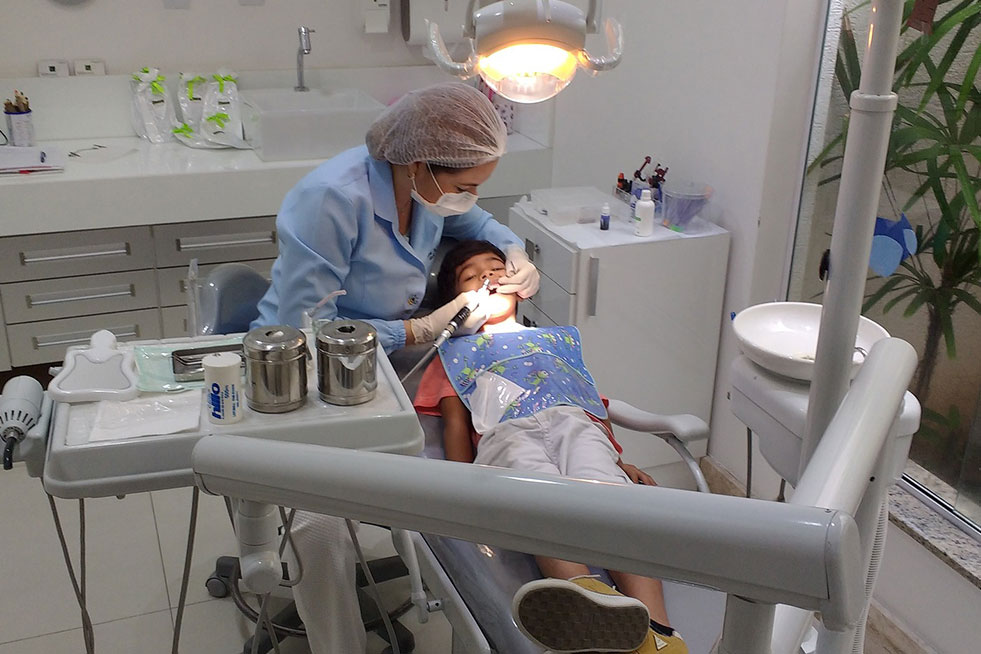 7 Dental Tips You Need To Know To Keep Your Kids Teeth Healthy
